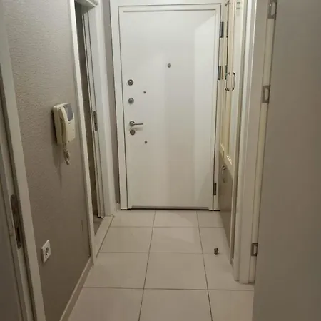 Mobilyali 1+1 Lux Daire Yuzme Havuzlu Apartman *